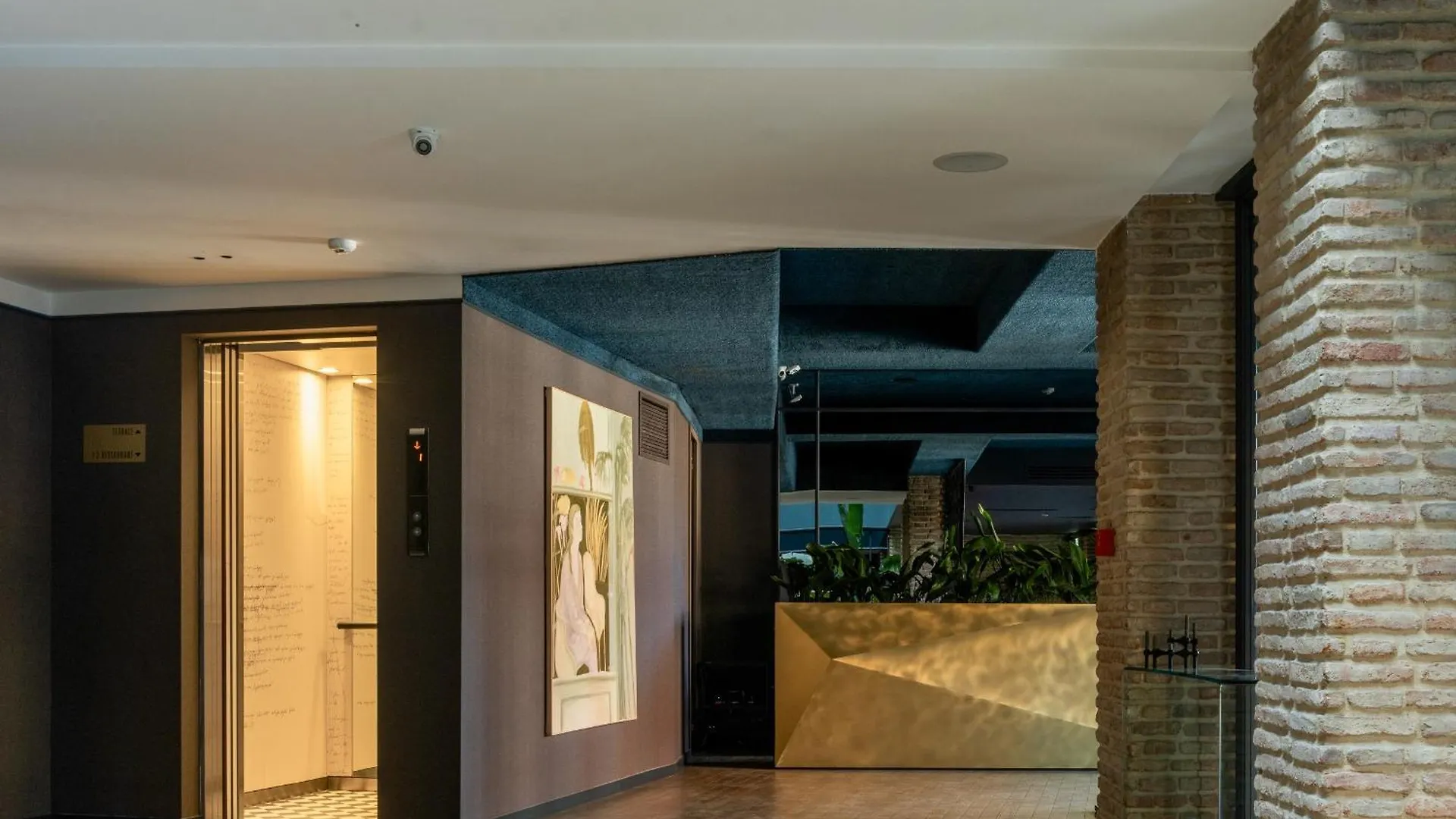 טביליסי Puris Moedani Boutique Hotel